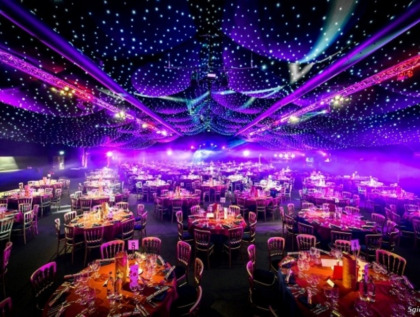 cần cho thuê loa đài bàn ghế âm thanh ánh sáng để tổ chức sự kiện