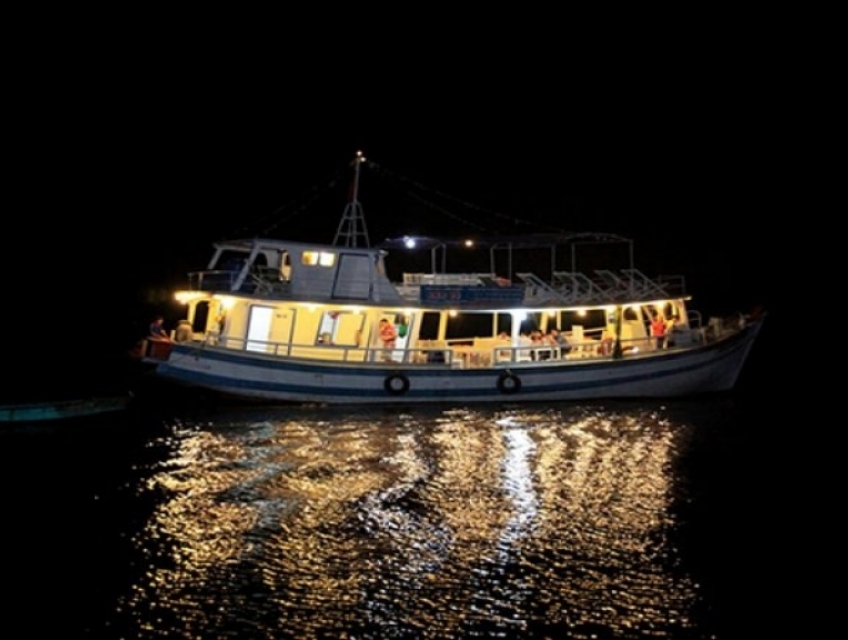 Ngắm hoàng hôn và câu mực đêm