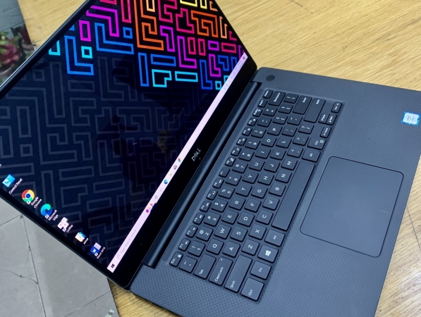 Laptop Dell xps 9570 core i7-8750H ram 16G ssd 1TB GTX 1050Ti màn 4k