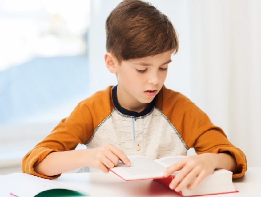 Ban hoc sinh lua chon hoan hao cho khong gian phong hoc