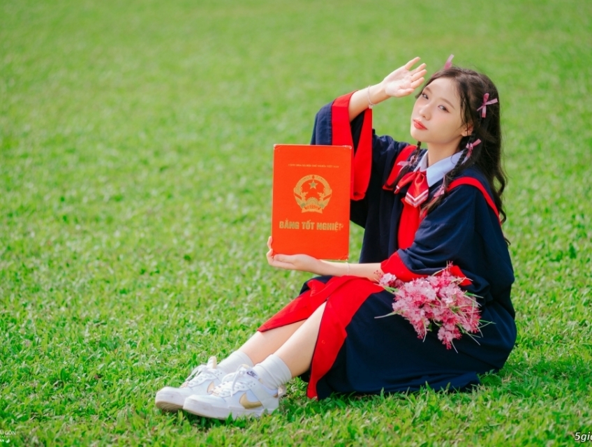 Aó tốt nghiệp cử nhân Chụp hình Kỷ Yếu