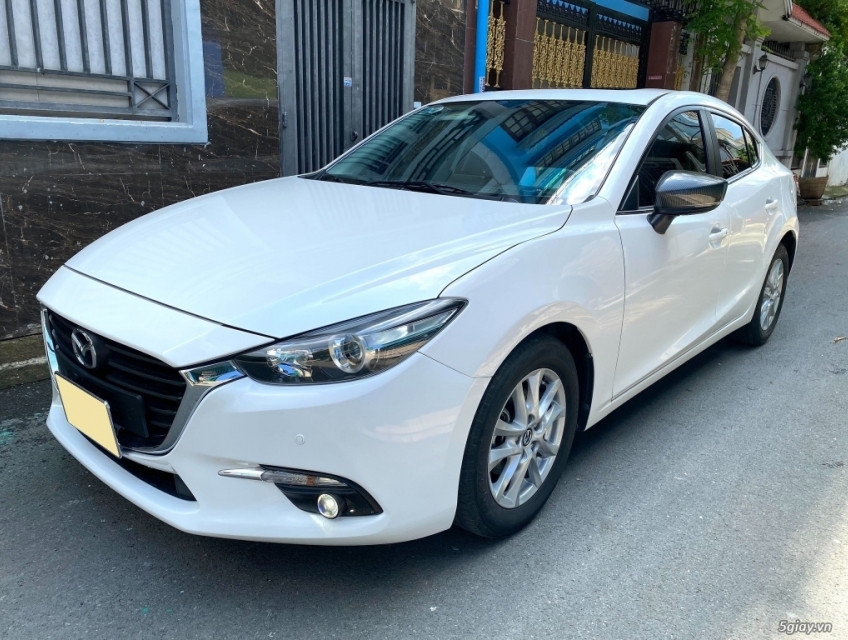 Cần bán xe Mazda 3 sx 2019, số tự động màu trắng full xe gia đình.