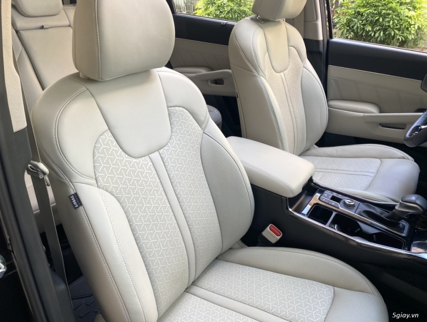 Bán Kia Sorento signature 2021 màu lông chuột, 2 cầu ,máy xăng