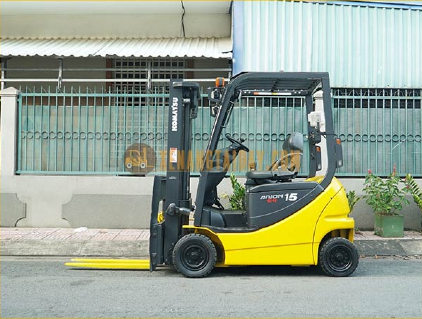 Bán xe nâng điện ngồi lái 1,5 tấn Komatsu giá rẻ, máy khoẻ