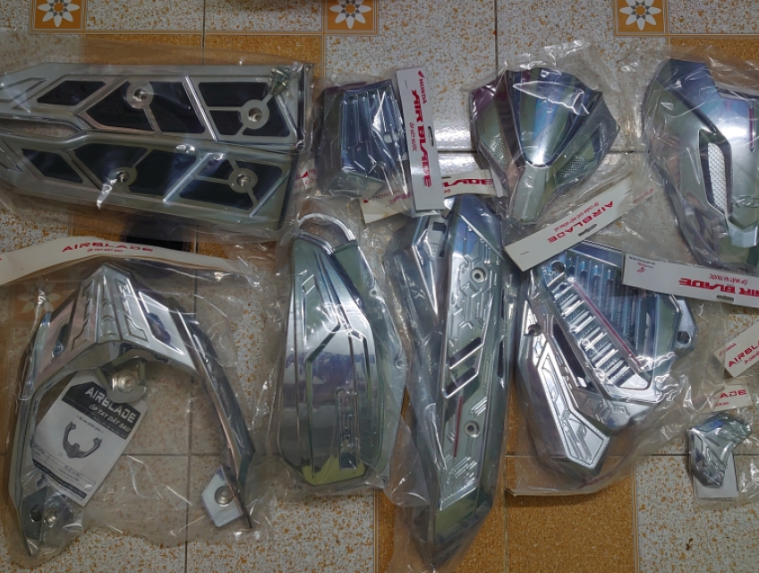 Bán 1 bộ ốp xe AB 2020 125 &150 hàng bán trong Head