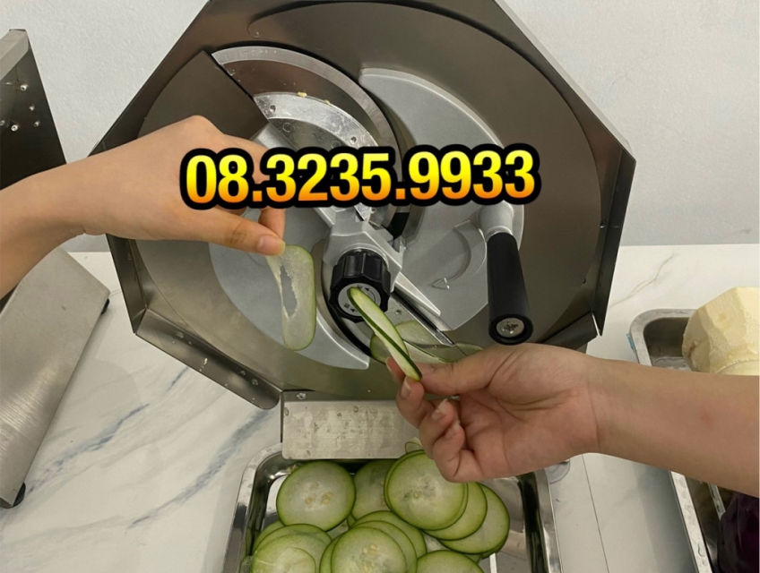 Máy thái lát đa năng quay tay thái rau củ quả ,giò chả ,xúc xích