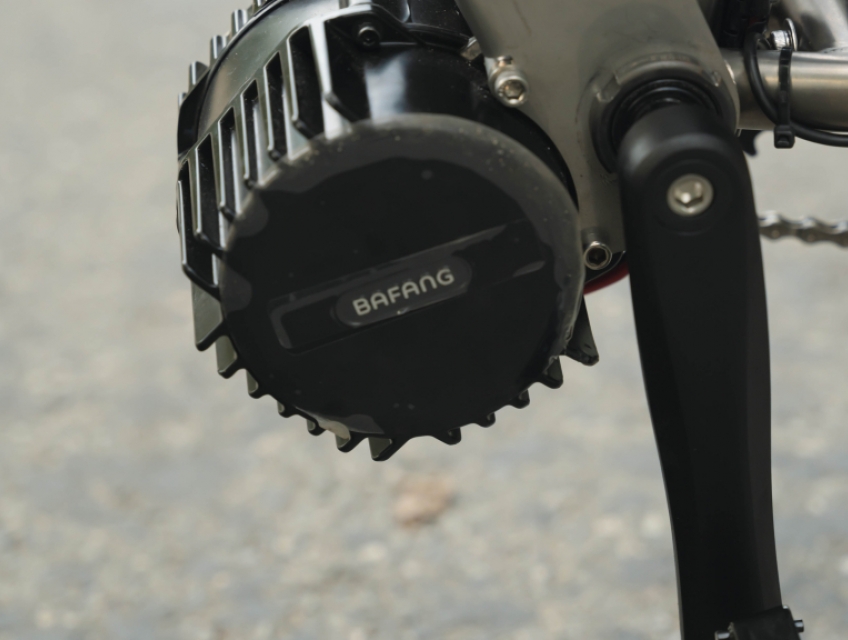 SALE LỚN : Khi anh em nâng cấp xe đạp thường lên trợ lực trục giữa