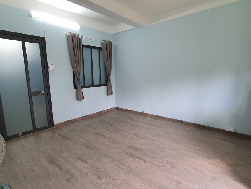 CHO THUÊ CĂN HỘ 72M2 Ở TRUNG TÂM QUẬN 3, MẶT TIỀN CMT 8