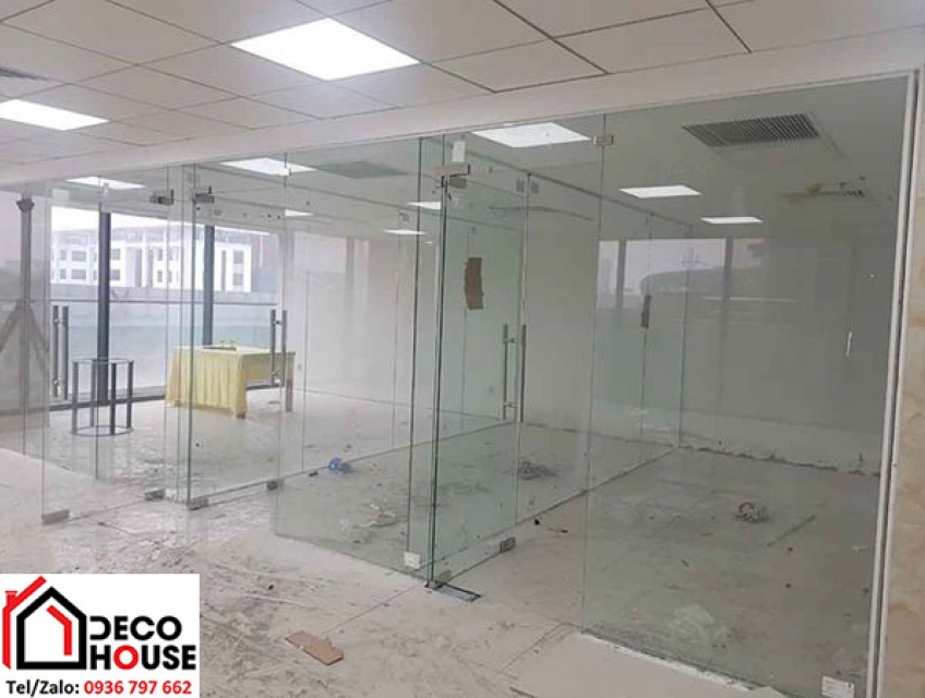 Các lỗi thường gặp khi thiết kế và lắp đặt vách kính văn phòng