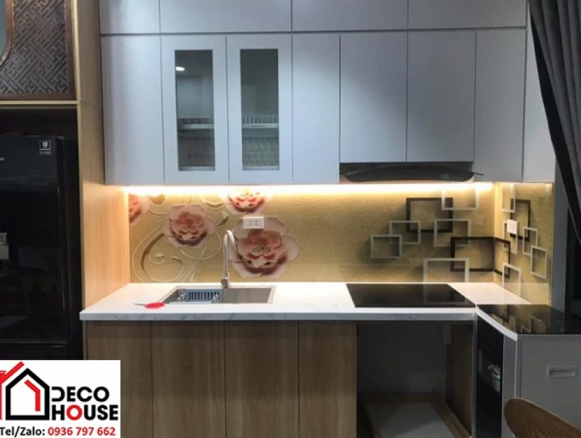 Kính ốp bếp hoa văn độc đáo trong các dự án cải tạo nhà cửa