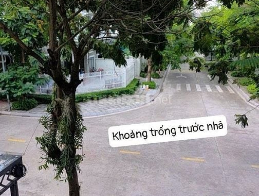 Cho thuê nhà 5 tầng, mặt tiền ngã ba đẹp, KDT Geleximco Lê Trọng Tấn,