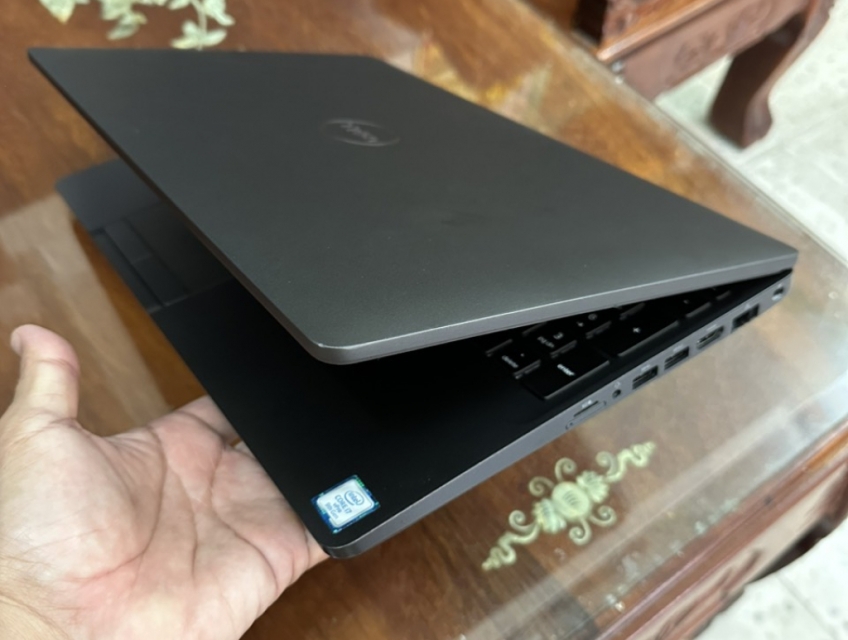 Dell latitude 15.6" 5501 i7-9850H 12cpu & 5511 i7-10850H 16gb 512gb