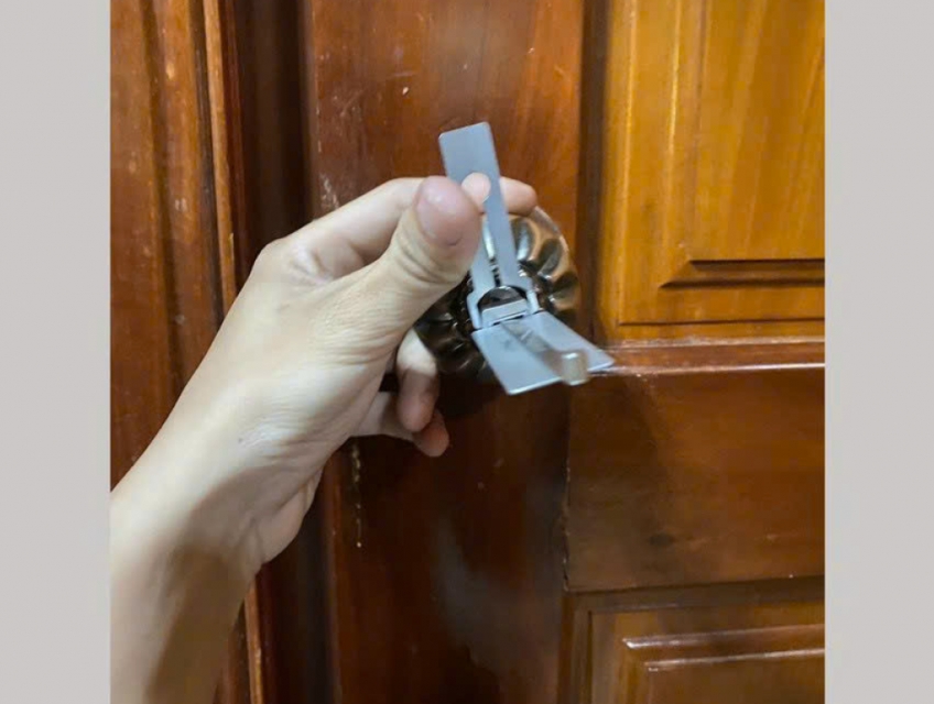 Dịch vụ mở khoá tay gạt căn hộ