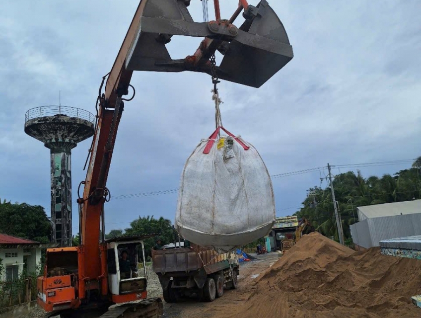 Bao jumbo đựng đất, Bao tải lớn thi công bờ kè