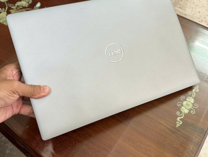 Dell Precision 3561 + Vga rời chuyên game & đồ họa nặng, trùm là e