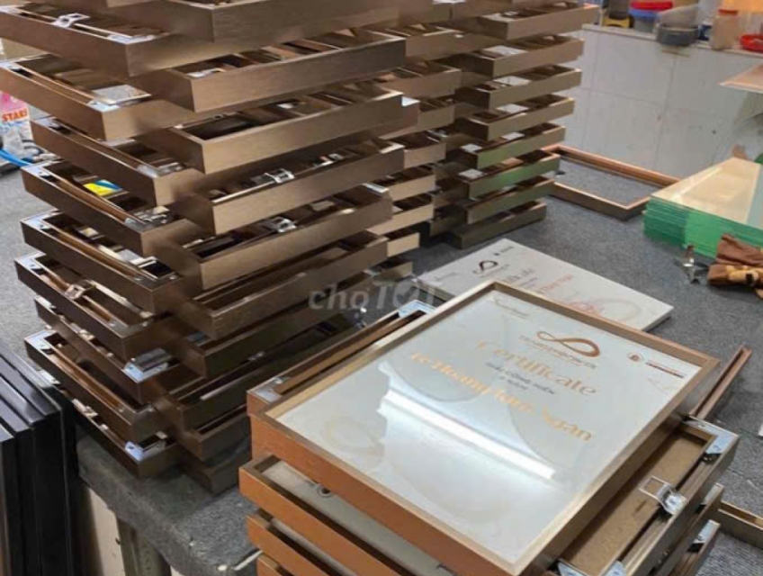 Tuyển phụ mộc và chà nhám gỗ tự nhiên làm ở Q5