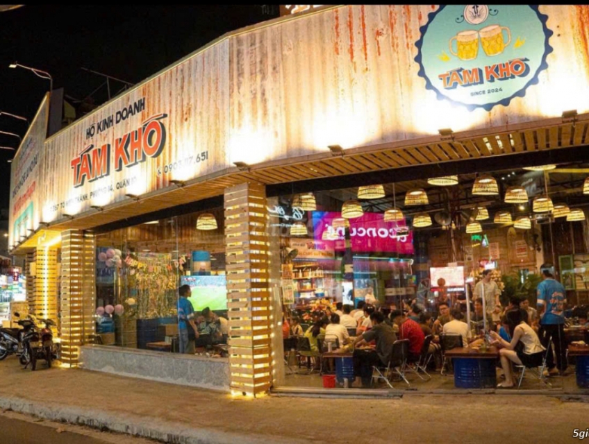 Tuyển Phục Vụ - Tiếp Thực làm ở Q10