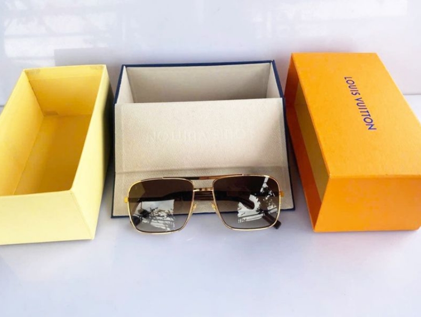 Mắt Kính Nam Louis Vuitton Lake vàng Chính Hãng 55890