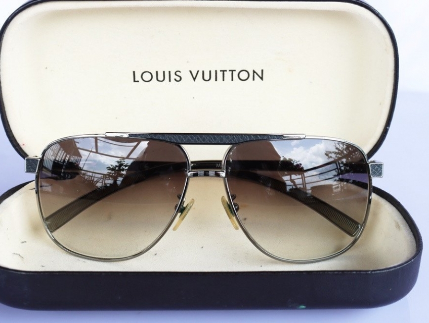 Mắt Kính Nam Louis Vuitton gọng xám nâu bọc da dòng thịnh 48976