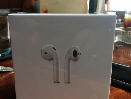 tai nghe airpods chưa active, beats solo 3 red (special editi