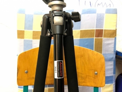 Cần bán bộ Canon 600D, len kit 18-55, len 50 1.8, flash, tripod