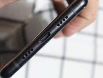 Mi Mix 2 6/64Gb Full Box kèm nhiều phụ kiện còn BH đến 3/2019