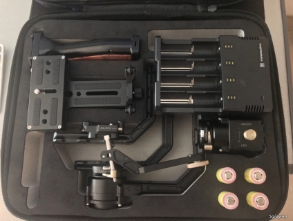 Cần bán: Tilta Gravity G1 Handheld Motorized Gimbal Stabilizer