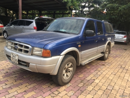 Cần thanh lý xe bán tải Ford Renger năm 2002