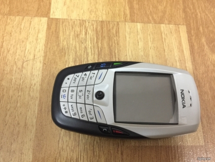 nokia 6600 cổ giá rẻ, tặng thẻ 512m cổ luôn.