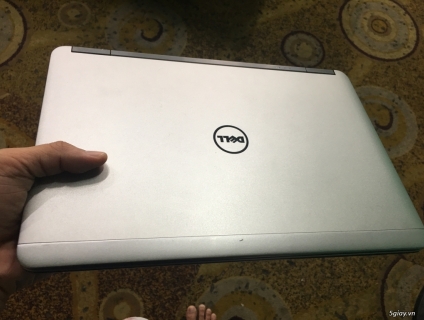Dell ultrabook E7240 core i5, đời 4, nặng 1.36kg, Giá 5trxx