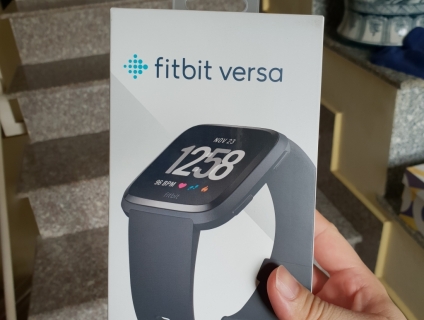 Cần bán: smartwatch Fitibt Versa 99%
