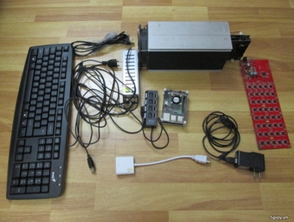 Bán máy tính cầm tay Raspberry Pi 3 đã cài đặt sẵn Kodi+hệ điều hành.