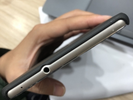 Bán điện thoại Zenfone 3 Ultra còn mới ít dùng