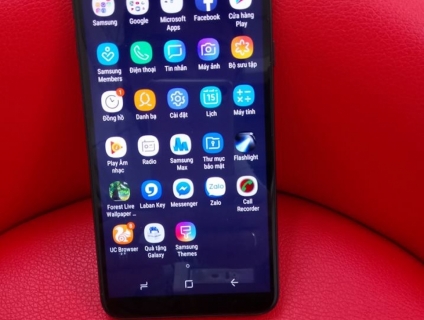 Cần bán : Samsung J8 còn bảo hành 12 tháng của hãng Samsung