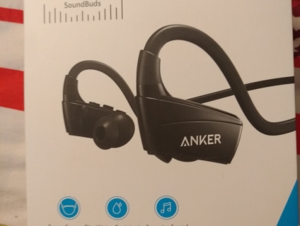 Tai nghe Bluetooth JBL và Anker