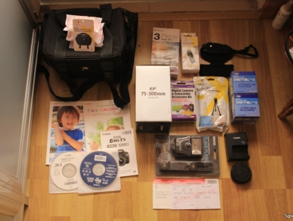 Cần bán trọn bộ Canon Rebel T5 (1200D) mới 99% xách tay Mỹ và 2 lens.