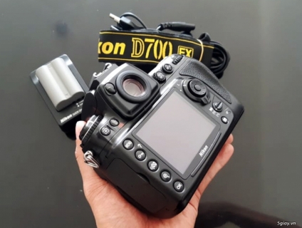Bán Nikon D700 máy rất đẹp giá rất tốt .
