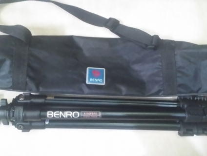 Bán chân máy ảnh Benro A150FBR0, còn mới 98%.