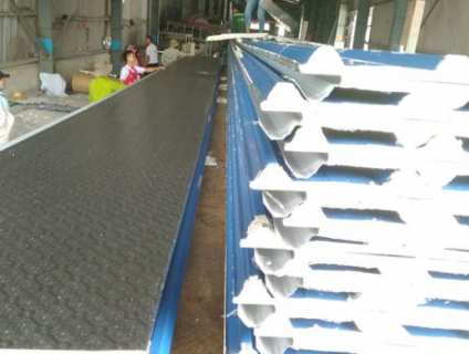 Tôn lạnh màu Việt Nhật giá rẽ tại TPHCM