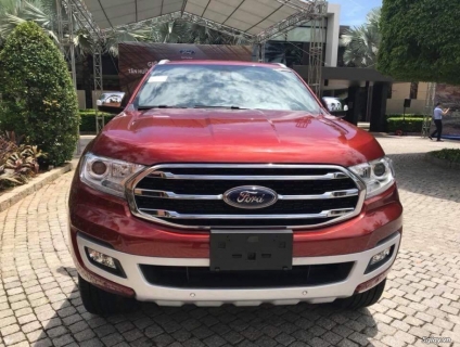 Ford Everest Titanium 2.0 Bi-Turbo 2018, liên hệ đặt xe ngay