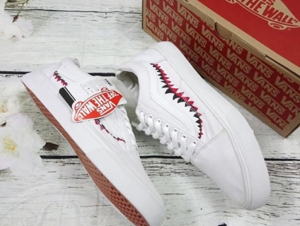 Giày ulzzang Babe Shark (cá mập)màu trắng nam nữ