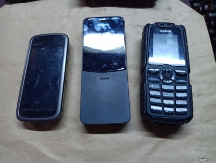 Cần bán 3 chiếc điện thoại như hình