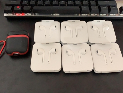 Cần bán : 4 tai nghe bóc máy ip8 new , 1 tai nghe bóc máy xs max new