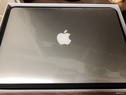 Macbook Air 13 inch 2017 i5/ 8gb / 128 SSD