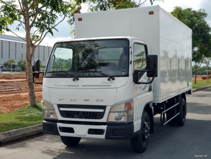 Xe Tải Fuso Canter4.99 Tải Trọng 2.1 Tấn Thùng Kín Tại Hải Phòng