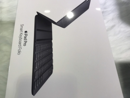 Cần bán Bàn phím ipad Pro 11 inch mới 100%