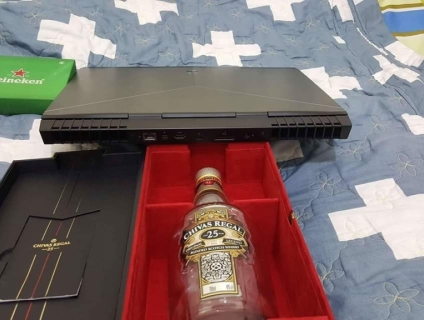 ALIENWARE 15R3 i7 7820hk, ram 16gb, ss nvme 500gb, vga gtx 1070.