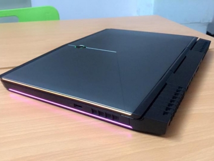 Dell Alienware 15R3 I7-7700HQ/32G/SSD 512G+HDD 1T/GTX 1070 8G/15.6"FHD