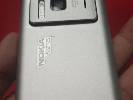 Nokia n8 bạc zin,full chức năng