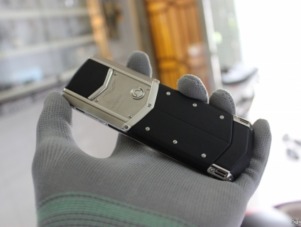 Chuyên Mua. Bán Vertu - Nokia 8800 - 6700 - 8600 luna. Chính hãng.